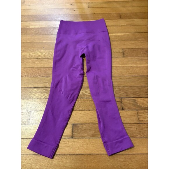 Lululemon Size 6 Zone In Tight Purple - Picture 2 of 5